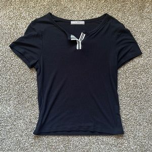 Tresics Ribbed Notch-Neck Tee